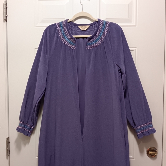 Vanity Fair Vintage Sz M MOD Front Long 1/2 Zip Cozy Robe House Coat Embroidery - Picture 2 of 8